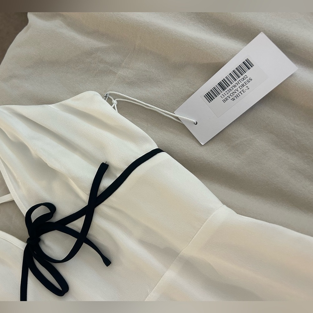 Reformation Bryony Dress in WHITE - Picture 9 of 16
